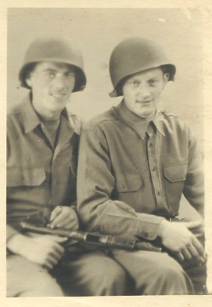 029_1944_Jack_and_Hein_Borger_in_American_uniform